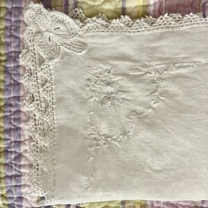 Very Vintage Ladies Handkerchief.  White with lace/embroidery edging.